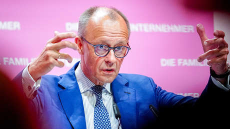 La UE "echaba de menos" el liderazgo de Alemania, dice Merz mientras la economía del país se desmorona