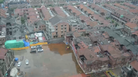 'Patas' robóticas: así mueven en Shanghái un barrio entero (VIDEO)