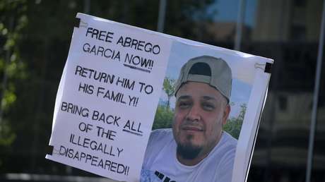 El migrante deportado por error regresa a EE.UU. para enfrentar cargos criminales