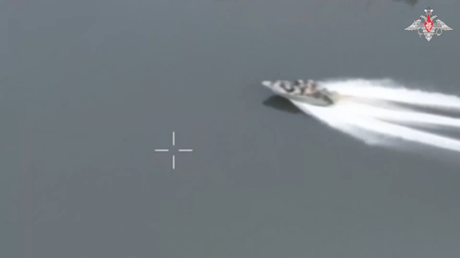 VIDEO: Dron ruso elimina una lancha con militares ucranianos