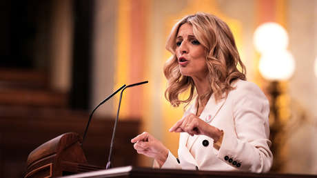 "Horizontal, que abraza": Se viraliza la definición de economía de vicepresidenta del Gobierno español