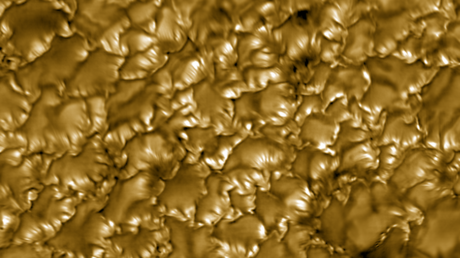 Captan unas sorprendentes "cortinas" magnéticas ondeando en el Sol