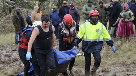 Intensas nevadas en Sudáfrica se llevan la vida de decenas de personas