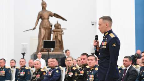 "Tiene que casarse": consejo personal de Putin a soldado culmina en boda