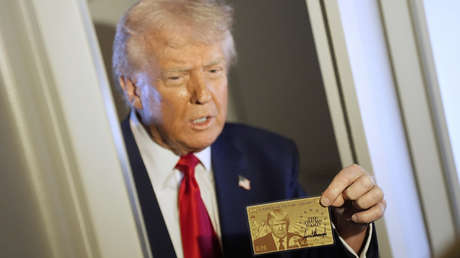 Trump lanza web para obtener la "tarjeta dorada"