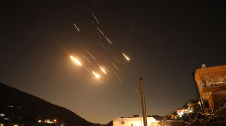 Trump promete una venganza "nunca antes vista" contra Irán si ataca a EE.UU.