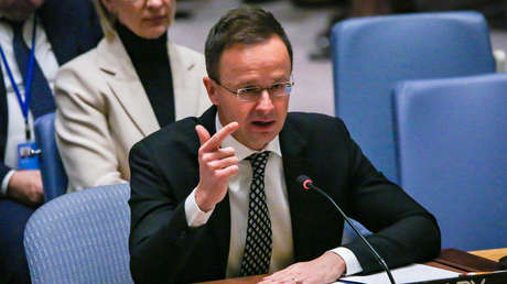 Hungría y Eslovaquia vetan un plan de Bruselas de abandonar recursos energéticos rusos