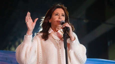 "Vamos a volver": Cristina Kirchner habla a una multitud en una marcha para repudiar su condena