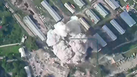 VIDEO: Iskander ruso arrasa un punto de despliegue ucraniano y elimina a 60 militares