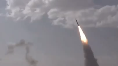 VIDEO: Lanzamiento del poderoso misil Khyber con el que Irán respondió a Israel tras ataques de EE.UU.