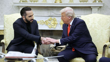 "Es un sistema duro, pero brillante": Trump elogia a Bukele y sopesa una medida para El Salvador