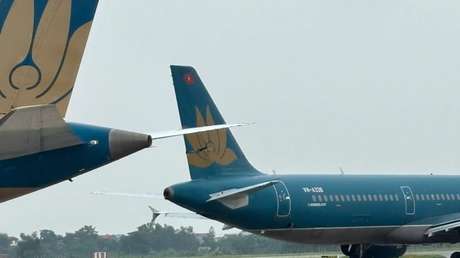 VIDEO: Un Boeing rebana con el ala la cola de otro avión