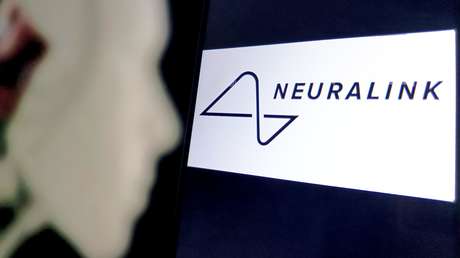 VIDEO: Neuralink muestra a un robot de Tesla controlado mentalmente