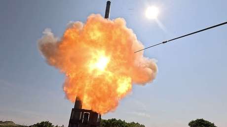 Fuerzas de la Armada rusa se entrenan en un ataque conjunto en el mar del Japón (VIDEO)