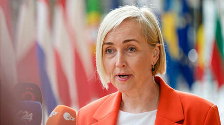 VIDEO: La ministra de Educación de Estonia no sabe multiplicar 8 por 4