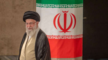 Ayatolá Jameneí: Los sabios se burlarán de las declaraciones sobre la rendición de Irán