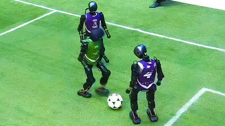 China celebra su primer torneo de fútbol entre robots humanoides guiados por IA