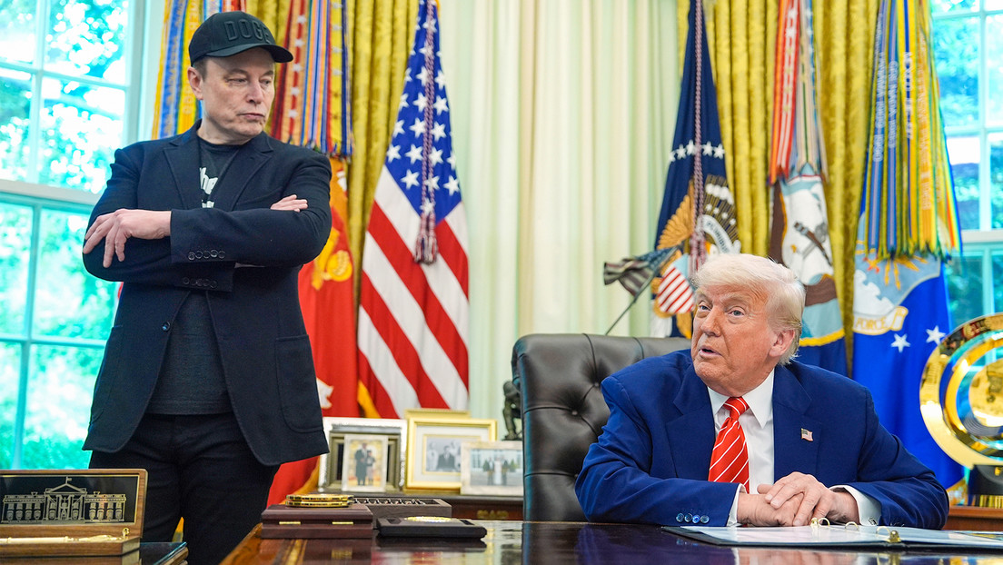 Trump: Hay que "echarle un vistazo" a la deportación de Elon Musk de EE.UU.