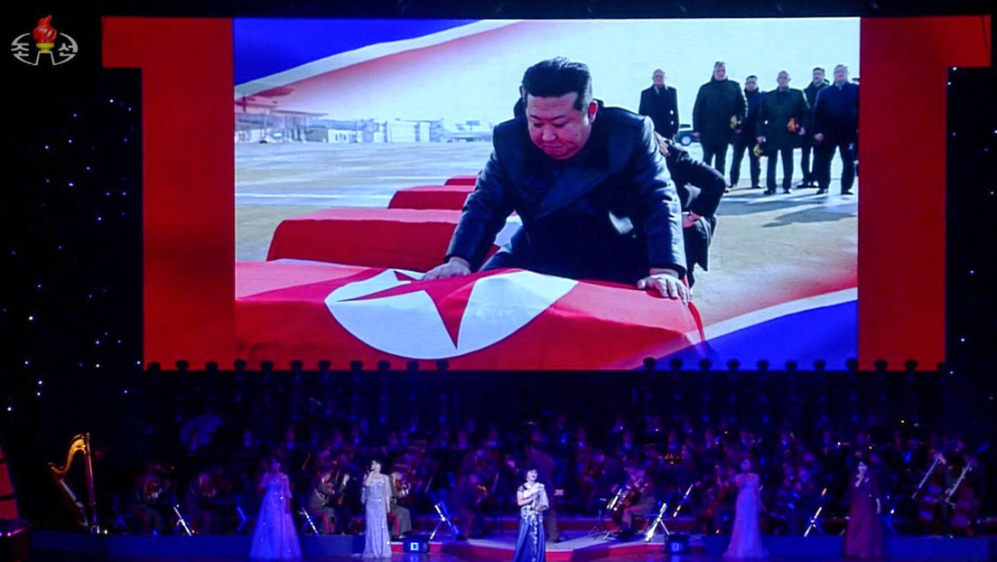 Kim Jong-un llora al rendir homenaje a los soldados norcoreanos caídos en la provincia de Kursk (VIDEO)