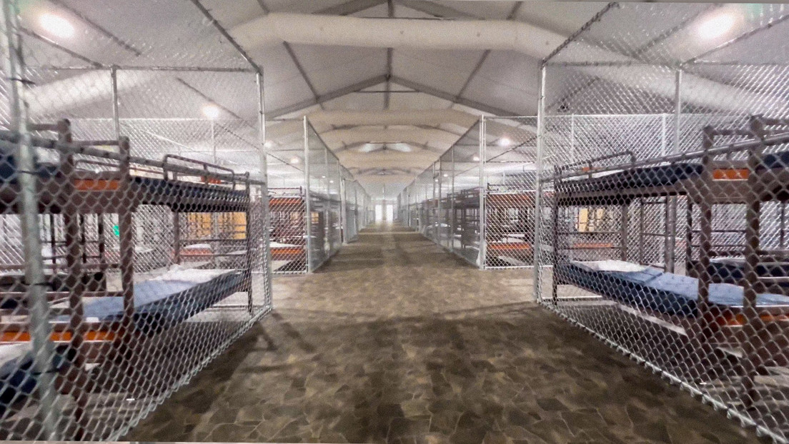 "La única salida es la deportación": Trump inaugura la polémica prisión migratoria 'Alligator Alcatraz' (VIDEO)