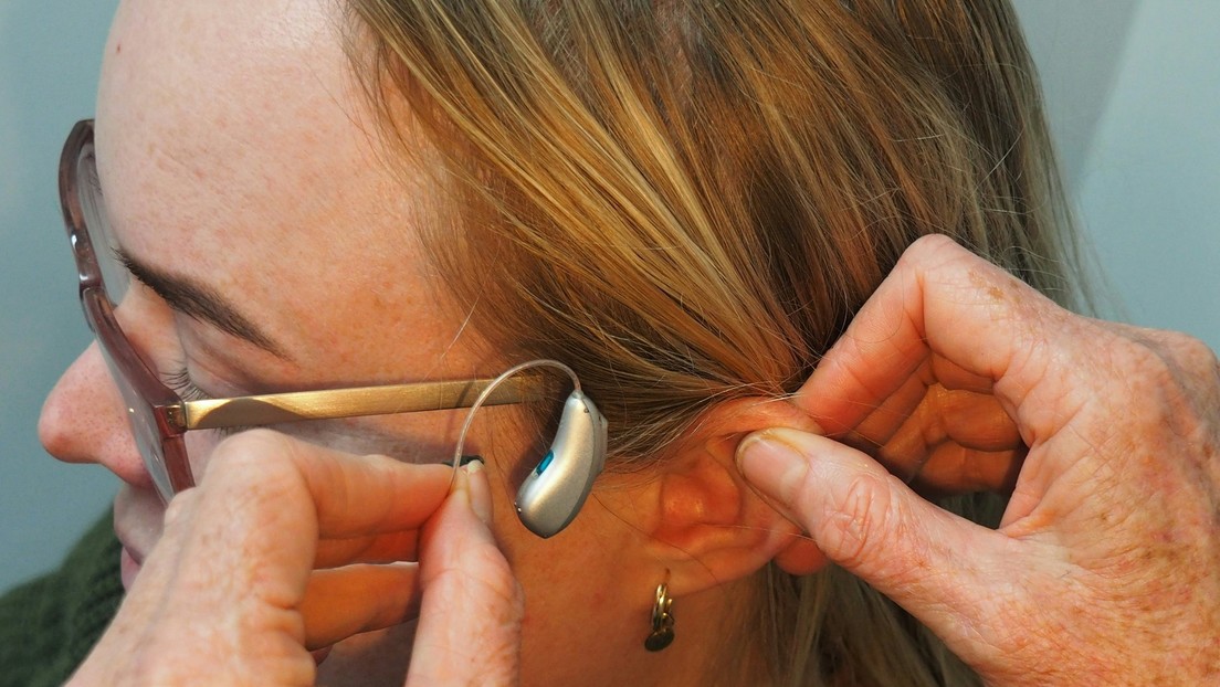 Logran por primera vez devolver la audición a personas con sordera congénita