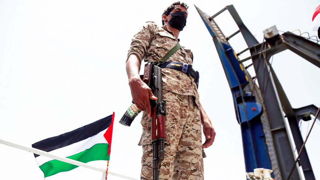 Atacan buque mercante con granadas autopropulsadas cerca de las costas de Yemen