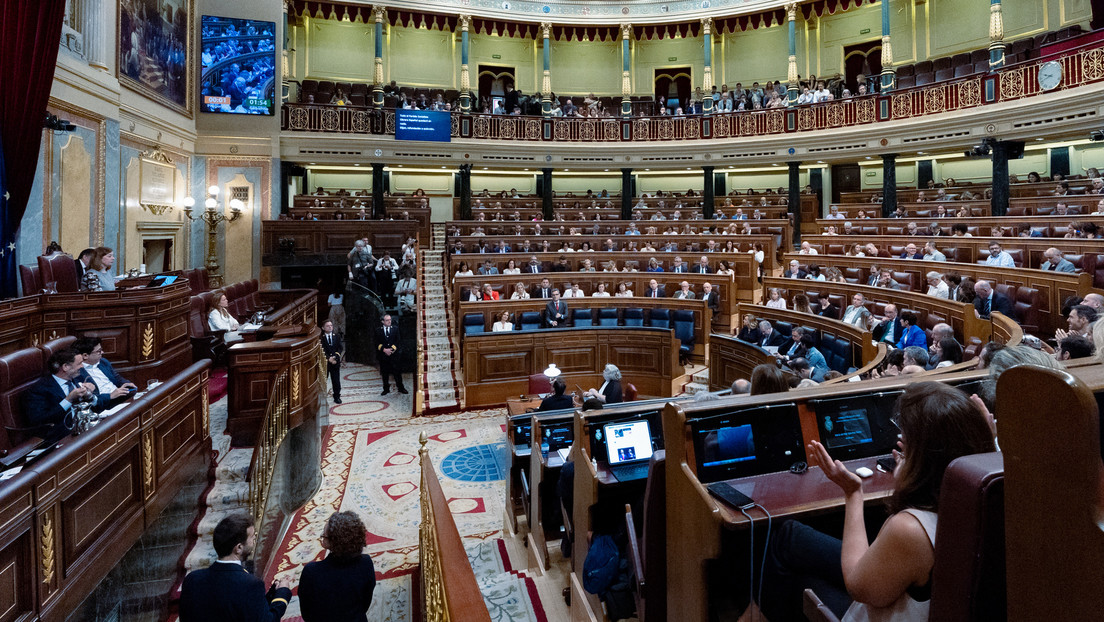 El partido de Pedro Sánchez obligado a librar una 'guerra' contra la prostitución