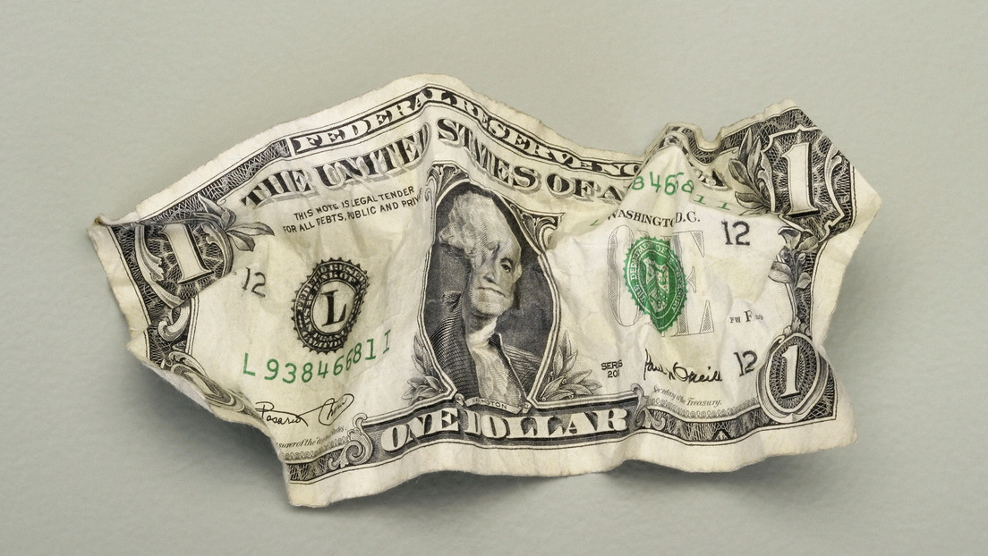 Lavrov: EE.UU. socavó el poder del dólar y redujo su rol en la economía mundial para muchos años