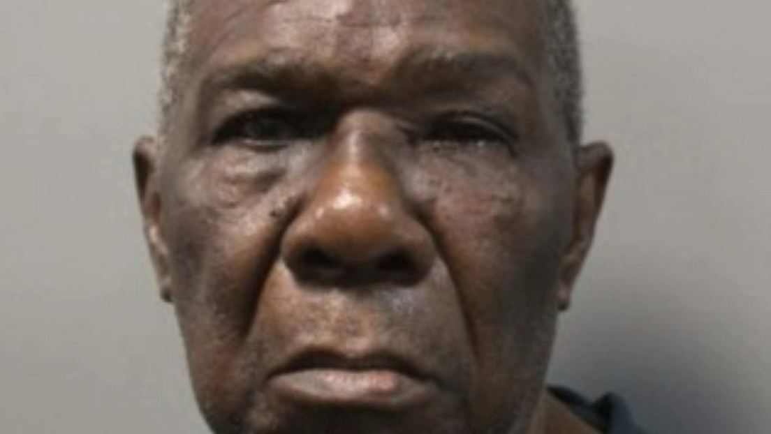 Anciano de 80 años asesina brutalmente a su esposa tras una discusión sobre un "asunto con su médico"