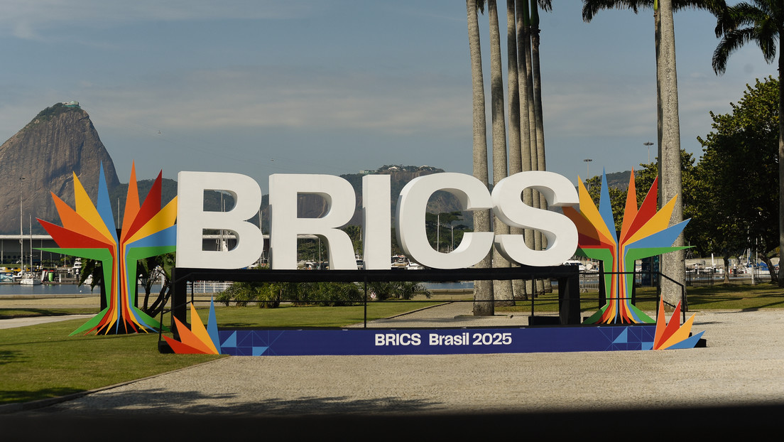 "Tratan de destruir al dólar": Trump amenaza a los BRICS