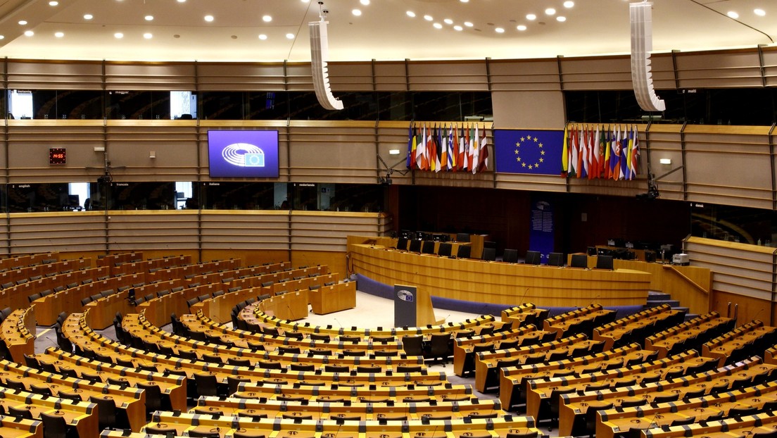 Orbán predice una "jornada turbulenta" en el Parlamento Europeo ante la moción de censura a Von der Leyen