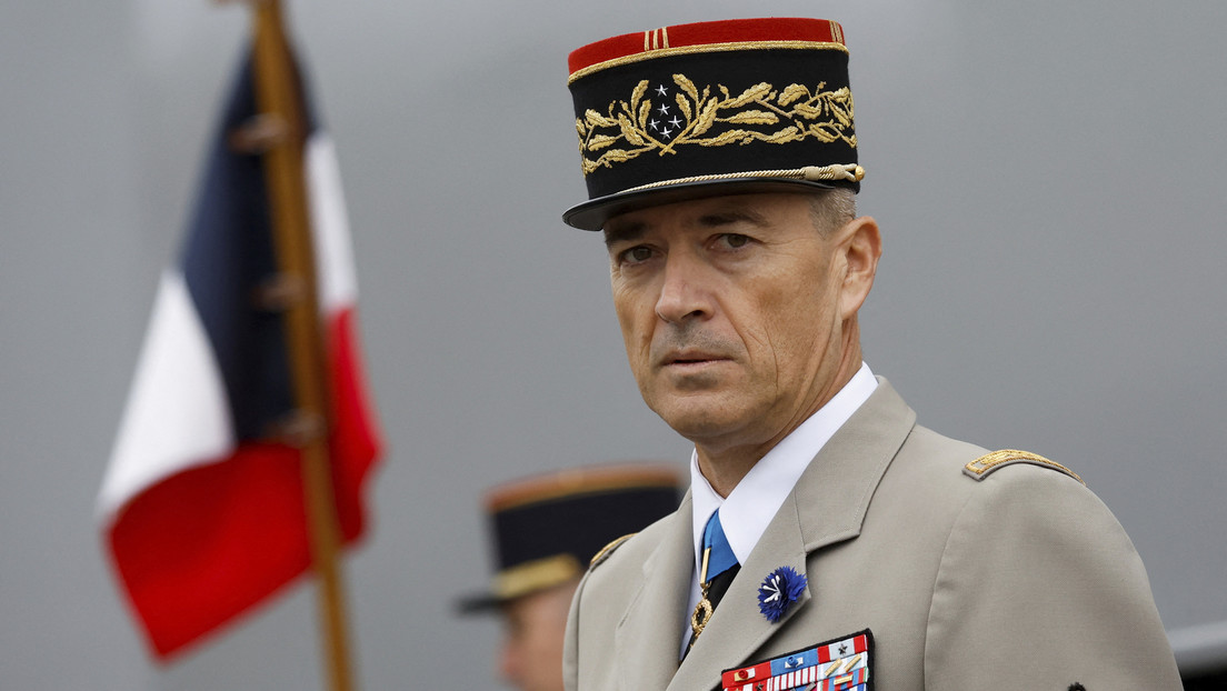 "Pueden soportar cosas que nos parecen inimaginables": jefe del Estado Mayor francés elogia a Rusia y su Ejército