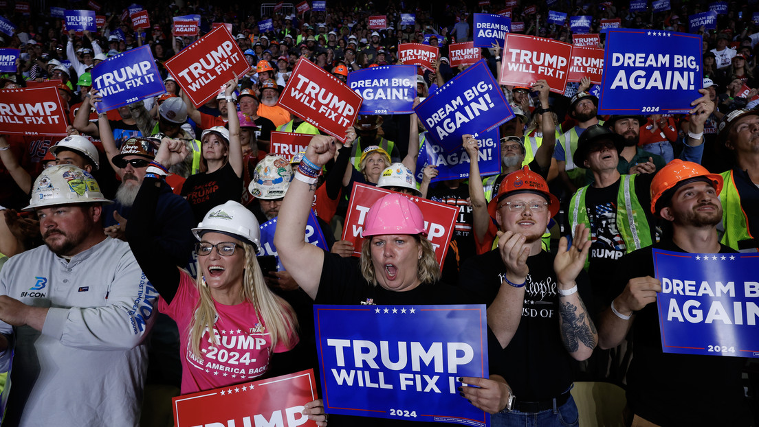 MAGA en alarma: envío de armas a Kiev aprobado por Trump descontenta a sus partidarios