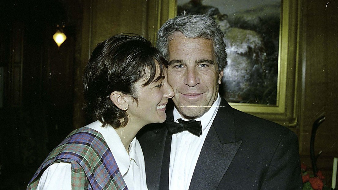 VIDEO de la cómplice de Epstein en la cárcel en medio del escándalo por la 'lista de clientes'