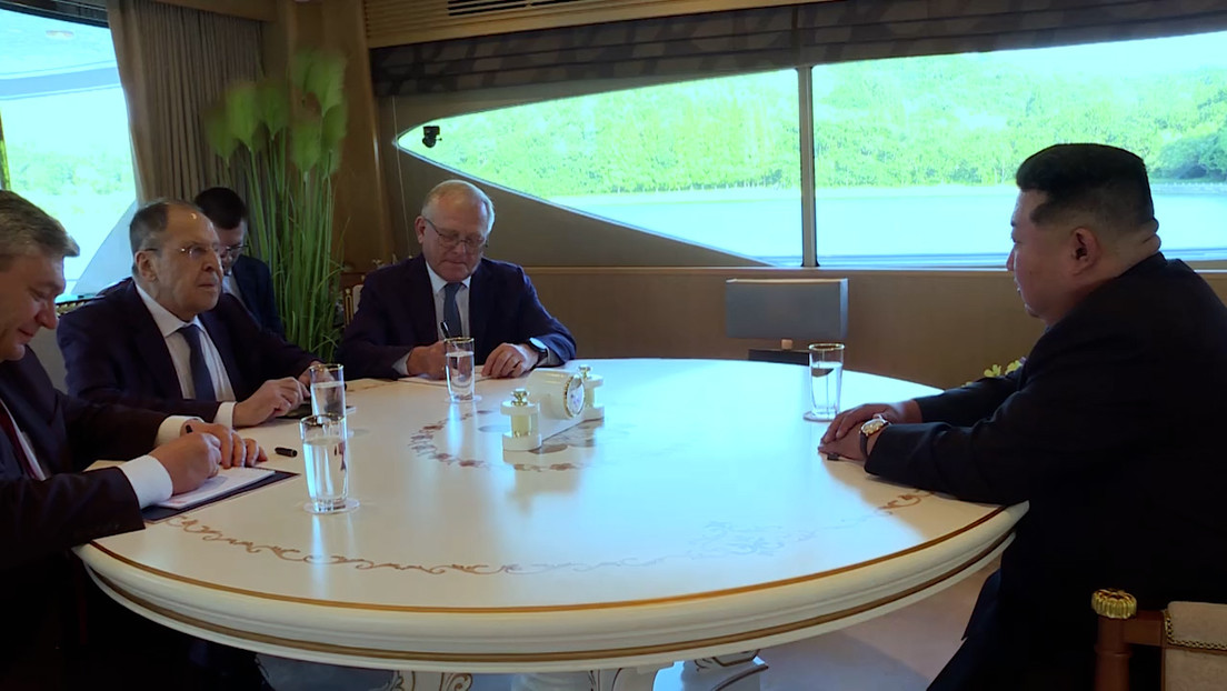 Kim Jong-un recibe a Lavrov como primer invitado extranjero del nuevo complejo turístico