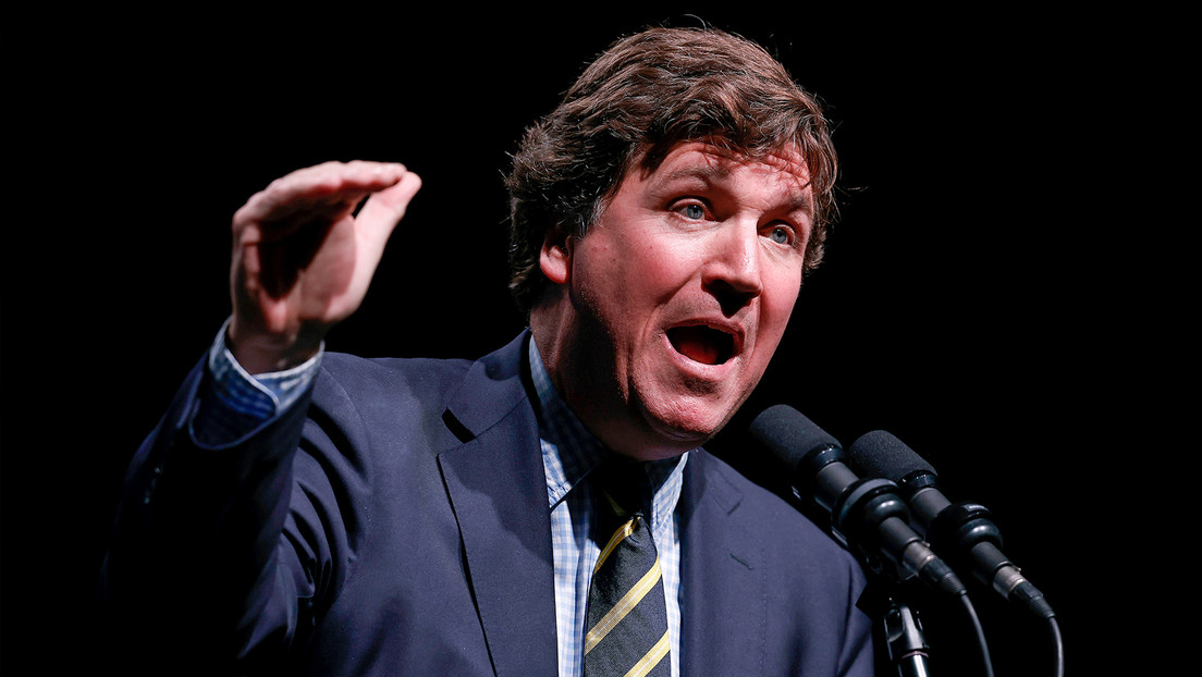 Tucker Carlson reta a ex primer ministro israelí a una entrevista sobre Epstein