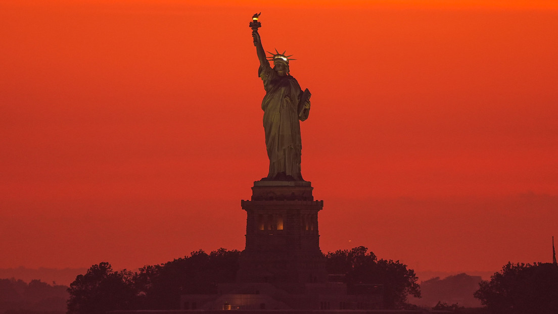 Petro sugiere mover la Estatua de la Libertad a Cartagena tras las políticas migratorias de Trump