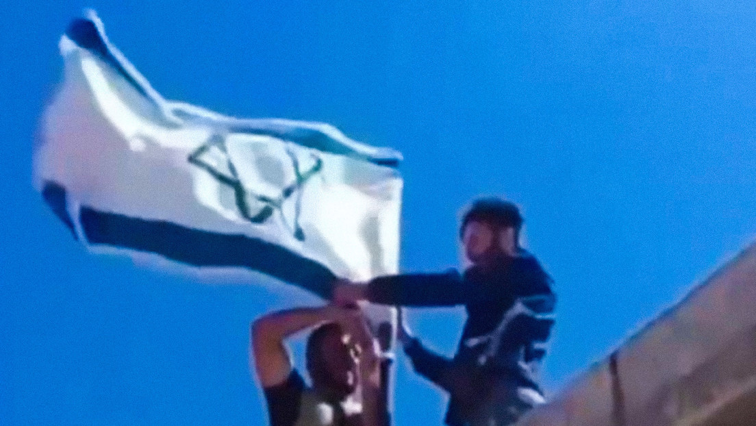 VIDEO: Drusos ondean la bandera de Israel en Siria durante los ataques de las FDI
