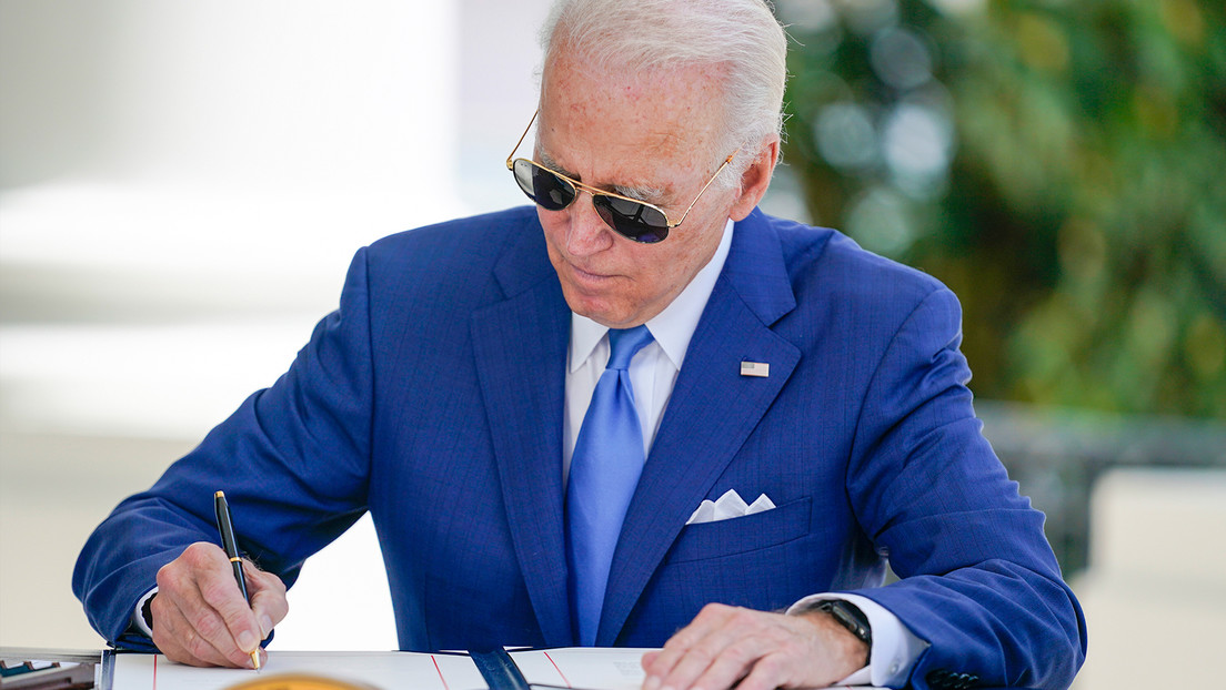 Trump: Deben hablar del 'autopen' de Biden y no de Epstein