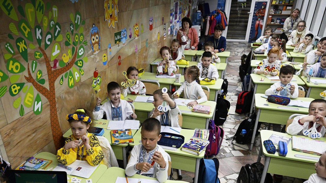 Polonia está descontenta con el contenido de los manuales de historia ucranianos