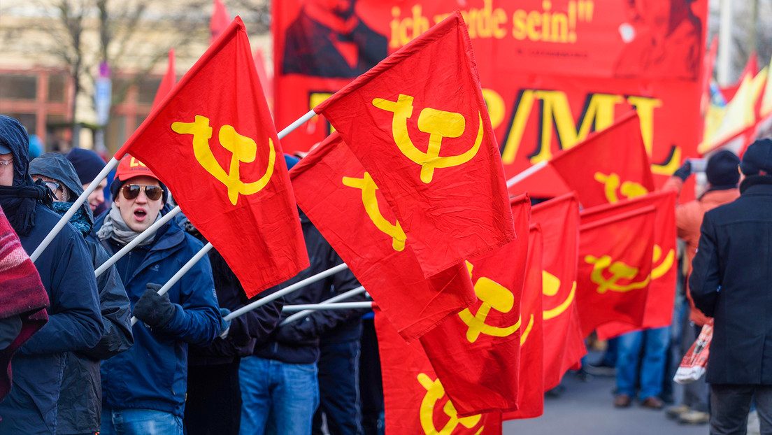 Un país de la antigua órbita soviética prohíbe por ley la propaganda comunista