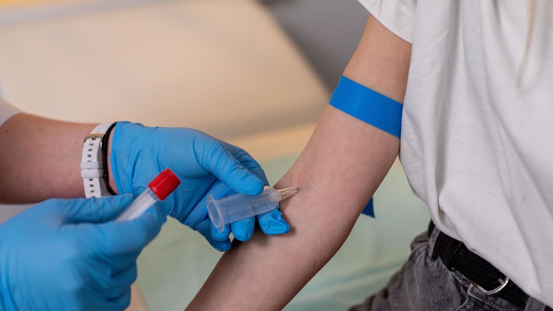 'Entrenador vampiro' obligaba a cambiar sangre donada por créditos