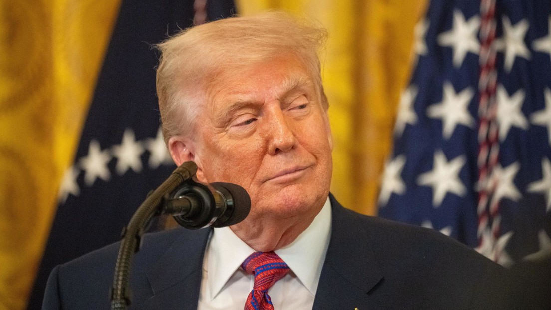 Empresa de medios de Trump invierte 2.000 millones de dólares en bitcóin