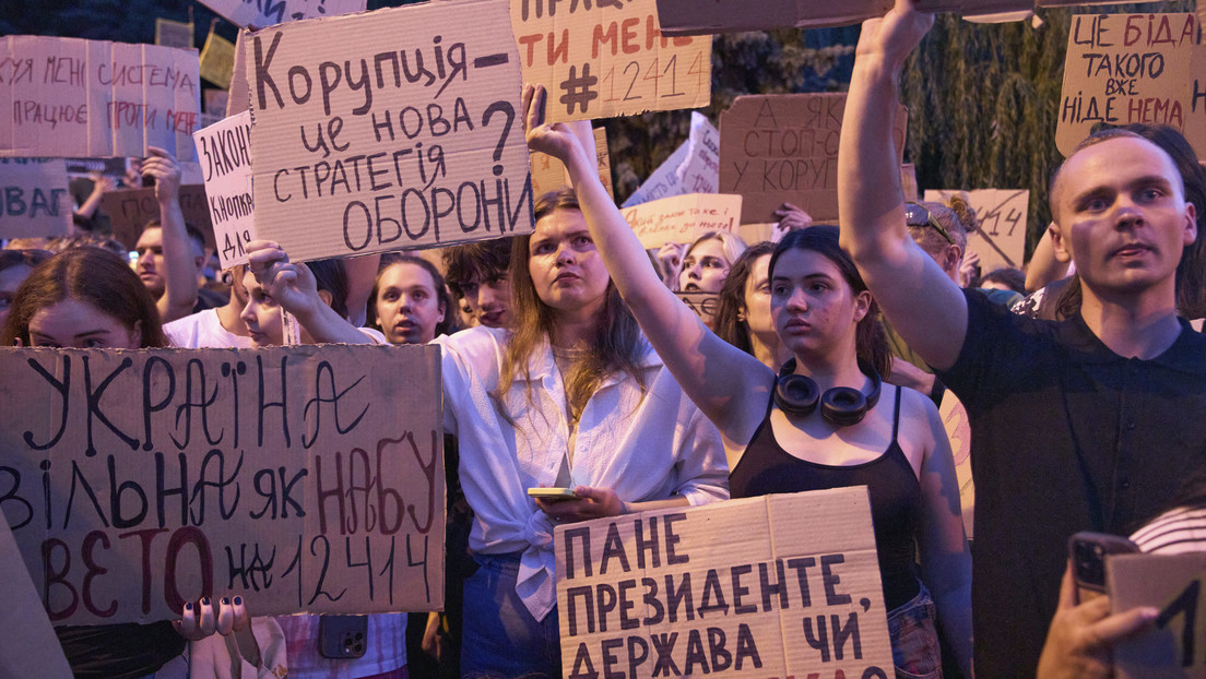 Zelenski retrocede en su ofensiva contra las agencias anticorrupción ucranianas