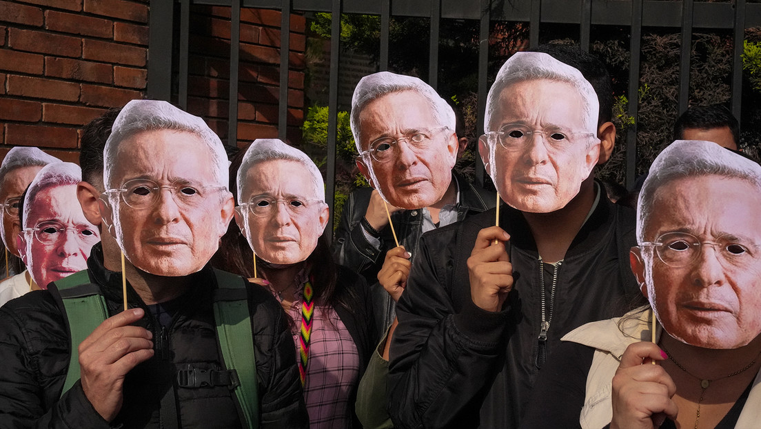 Histórico caso: jueza halla culpable a Álvaro Uribe de dos delitos