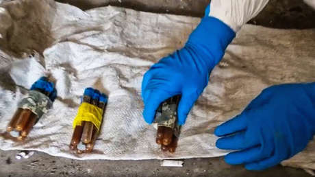 VIDEO: El FSB ruso incauta un alijo de armas químicas prohibidas del Ejército ucraniano