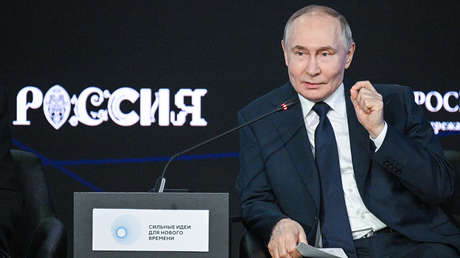 Putin insta a "dar un paso colosal" e iniciar una nueva etapa en el desarrollo tecnológico de Rusia