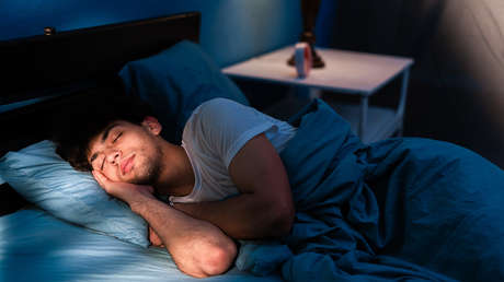 Neurólogos advierten sobre un peligroso hábito antes de dormir