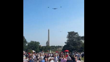 VIDEO: Un bombardero B-2 sobrevuela la Casa Blanca escoltado por dos cazas F-35