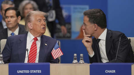 Rutte responde a una pregunta sobre sus piropos a Trump (y lo hace con más elogios)